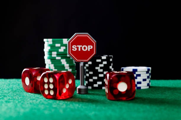maxbet855 platform interface showing slot games, live dealer tables, and sportsbook navigation